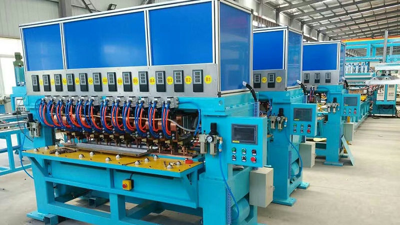 龍門焊機生產現場