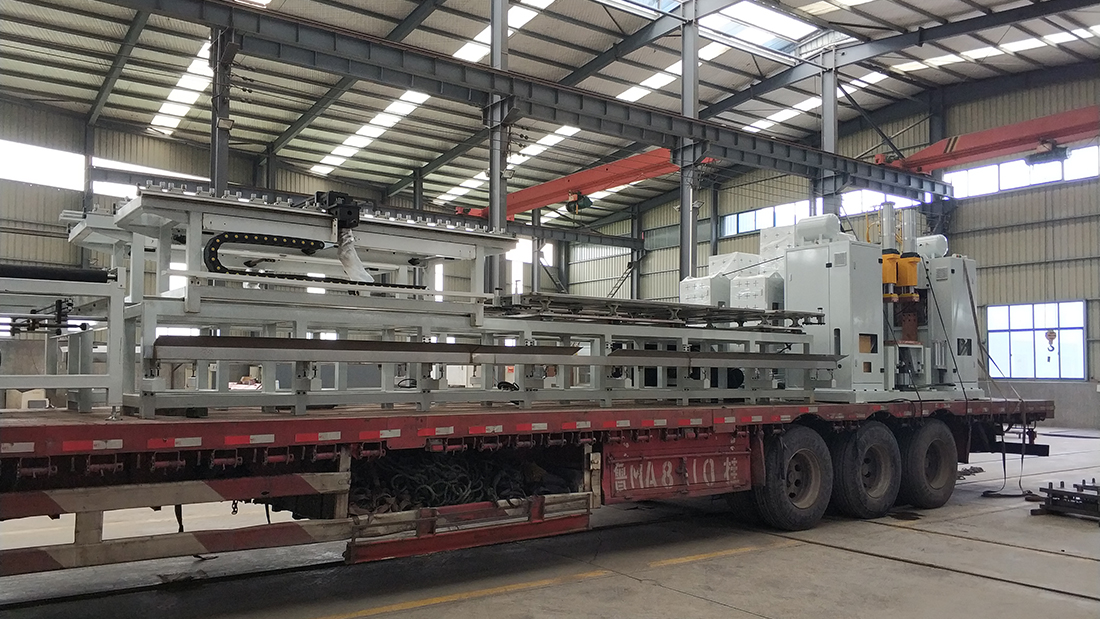 龍門式點(diǎn)焊機(jī)生產(chǎn)現(xiàn)場