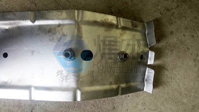 焊本為客戶安裝調試法蘭螺母中頻點焊機