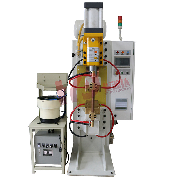 1臺(tái)螺母機(jī)-搭載點(diǎn)焊機(jī)